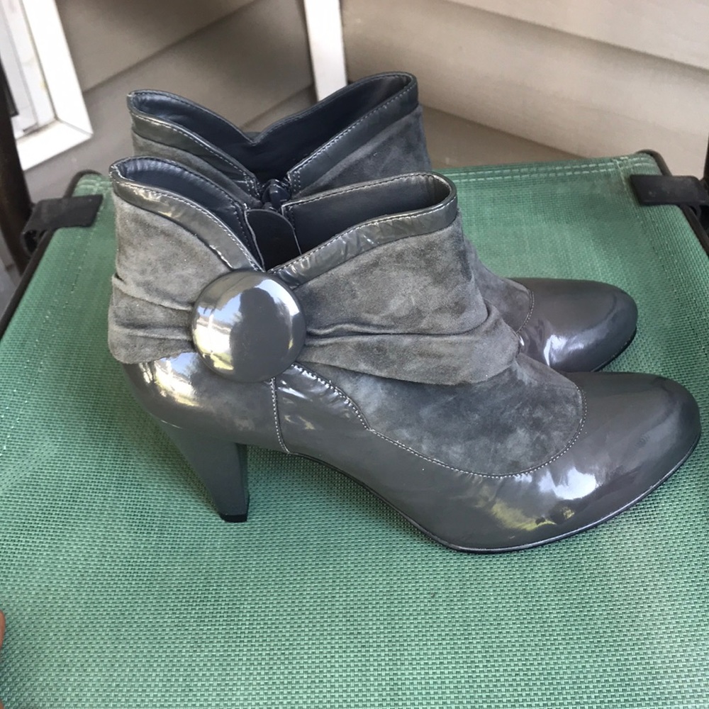 *MICHELE D* Gray Heels